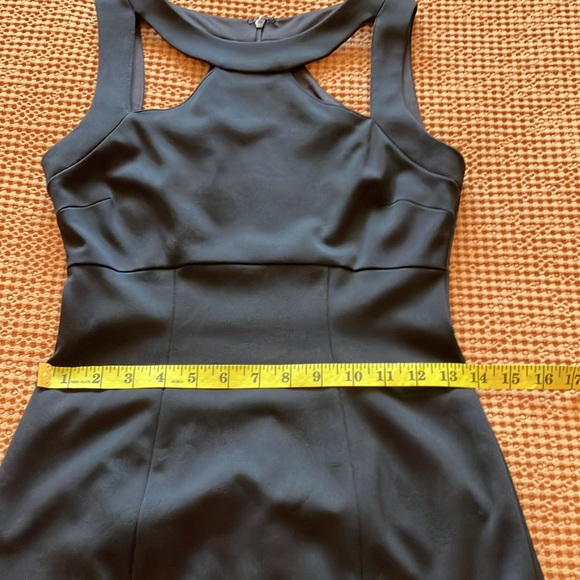 Cache cut out sleeveless LBD little black dress with great lines. - Picture 12 of 13